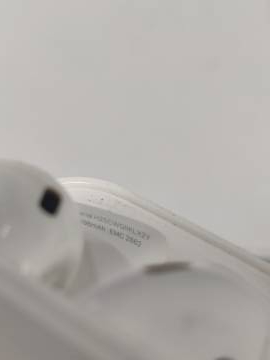 01-200235786: Apple airpods 2nd generation with charging case