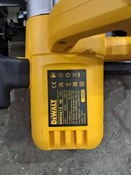 01-200308170: Dewalt dwe5615