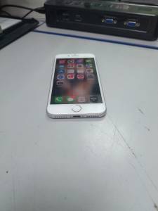 01-200076321: Apple iphone 8 64gb