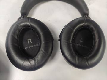 01-200200206: Sennheiser momentum 4