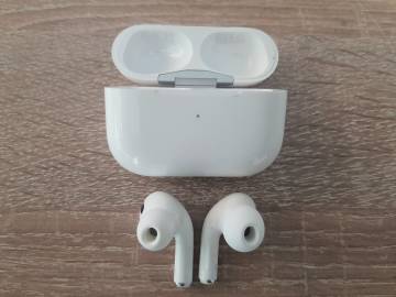 01-200239674: Apple airpods pro