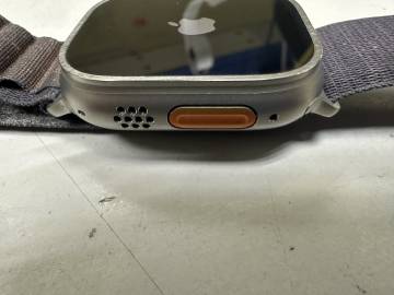 01-200210165: Apple watch ultra 2 gps + cellular 49mm titanium case