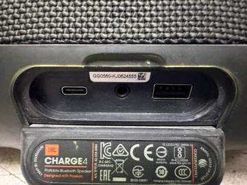 01-200276570: Jbl charge 4