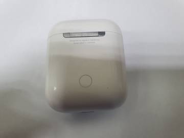 01-200286247: Apple airpods 2nd generation with charging case