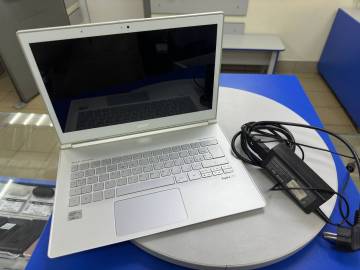 01-200302454: Acer єкр. 13,3/ core i5 3337u 1,8ghz /ram4096mb/ ssd 256gb/touch