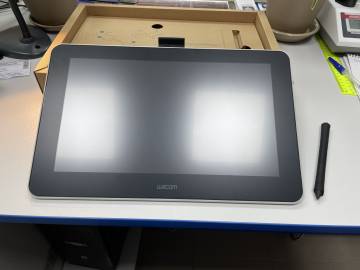 01-200265237: Wacom one 13