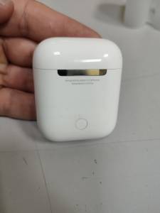 01-200275462: Apple airpods 2nd generation with charging case