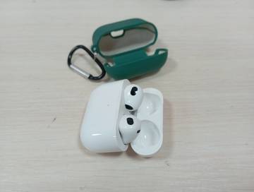 01-200193407: Apple airpods 3rd generation