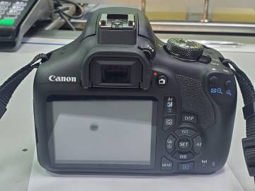 01-200244257: Canon eos 2000d body