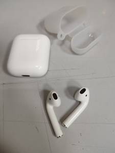 01-200275462: Apple airpods 2nd generation with charging case