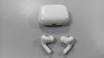 01-200272009: Apple airpods pro 2nd generation