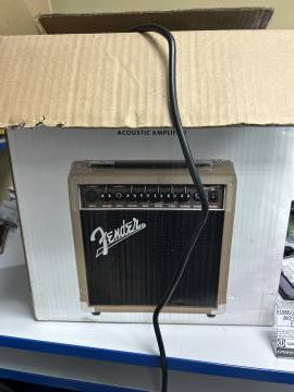 01-200251288: Fender acoustasonic 15