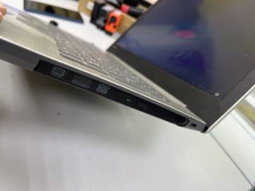 01-200292678: Lenovo єкр. 15,6/ core i3 6006u 2,0ghz/ ram8gb/ ssd128gb/video gf 920m