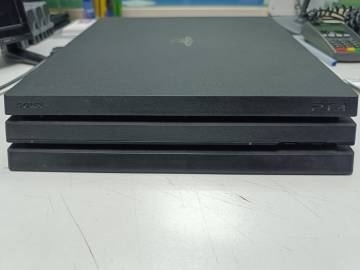 01-200211484: Sony ps 4 pro cuh-7208b 1tb