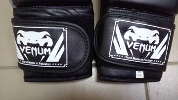 01-200204328: Venum 12 oz