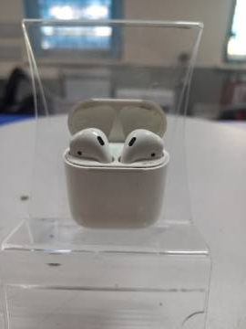 01-200144789: Apple airpods 2nd generation with charging case