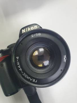 01-200271257: Nikon d3000 body + об'єктив гелиос-44