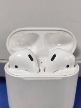 01-200277450: Apple airpods 2nd generation with charging case