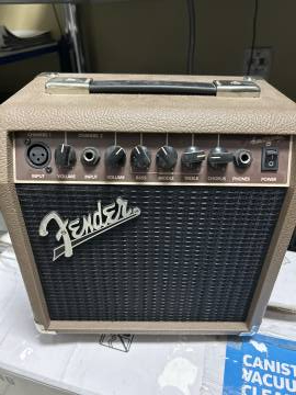 01-200251288: Fender acoustasonic 15