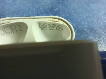 01-200182111: Apple airpods 2nd generation with charging case