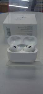 01-200229593: Apple airpods pro 2nd generation with magsafe charging case usb-c