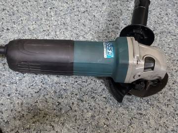 01-200226939: Makita ga5040