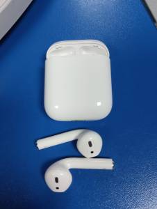 01-200226314: Apple airpods 2nd generation with charging case