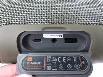 01-200250692: Jbl charge 4