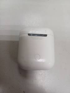 01-200260093: Apple airpods 2nd generation with charging case