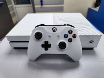 01-200268028: Microsoft xbox one s 1tb