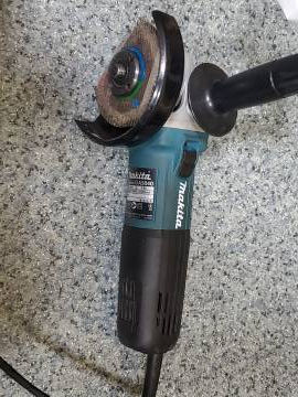 01-200226939: Makita ga5040