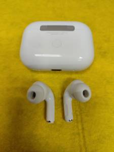 01-200113127: Apple airpods pro 2nd generation