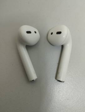 01-200129495: Apple airpods 2nd generation with charging case