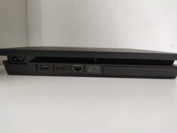 01-200207031: Sony playstation 4 slim 1tb