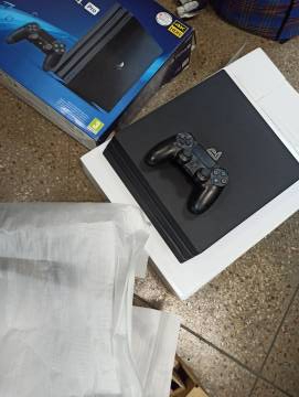 01-200273990: Sony playstation 4 pro 1tb