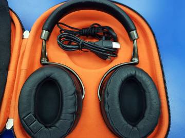 01-200249616: Parrot zik