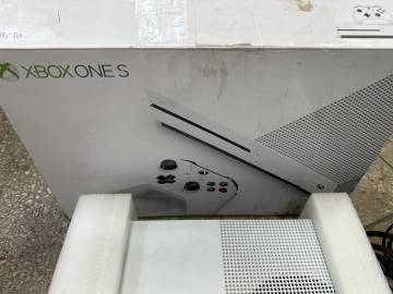 01-200251297: Microsoft xbox one s 1tb