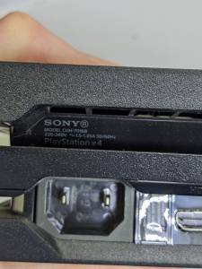 01-200125211: Sony playstation 4 pro 1tb