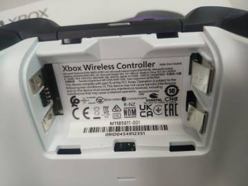 01-200136125: Microsoft 1914 xbox wireless controller