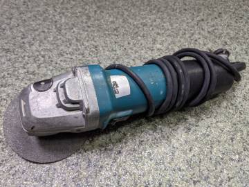 01-200195655: Makita 9565cvr