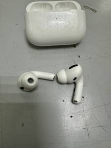 01-200210074: Apple airpods pro