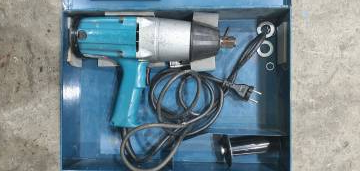 01-200227104: Makita 6906