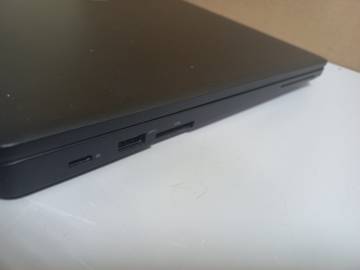 01-200281922: Dell екр 15,6"/ core i5 6300u 2,4ghz/ ram8gb/ ssd128gb/ intel hd520