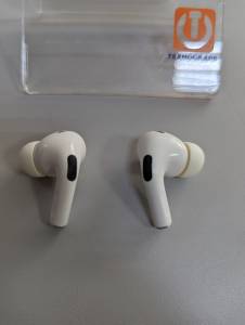 01-200163852: Apple airpods pro 2nd generation