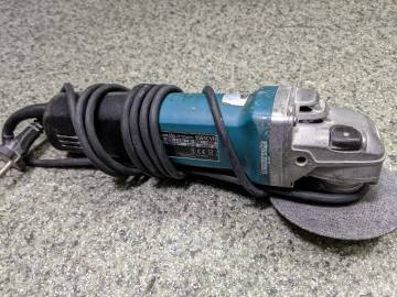 01-200195655: Makita 9565cvr