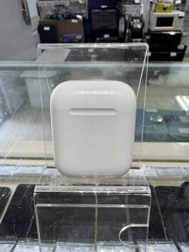 01-200209941: Apple airpods 2nd generation with charging case