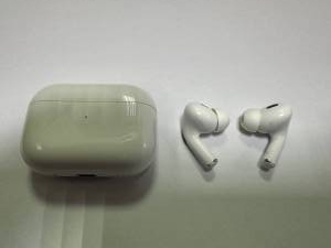 01-200213532: Apple airpods pro 2nd generation