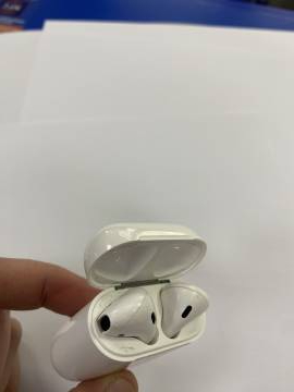 01-200199076: Apple airpods 2nd generation with charging case