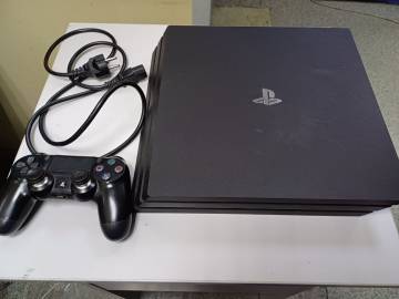 01-200260117: Sony playstation 4 pro 1tb