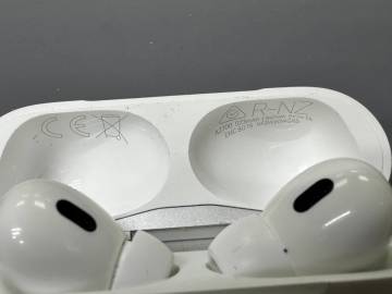 01-200280721: Apple airpods pro 2nd generation